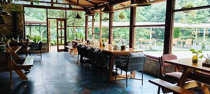 Latitude 29 by The Lake Resort