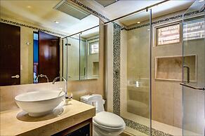 Rainbow Penthouse 2 bedrooms sleeps 5