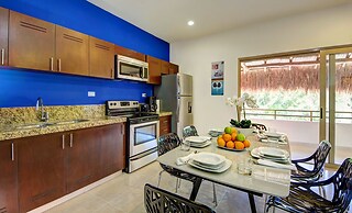 Rainbow Penthouse 2 bedrooms sleeps 5