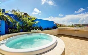 Rainbow Penthouse 2 bedrooms sleeps 5