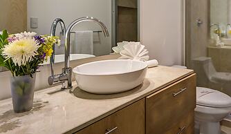 Atthakan 3 bedroom apartment sleeps 10
