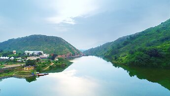 Rang Bhawan Inn- A Lake View Hotel