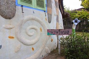 Naidee Sculptured Huts