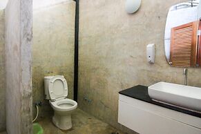 Naidee Sculptured Huts