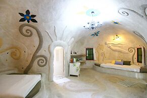 Naidee Sculptured Huts