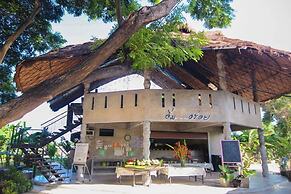 Naidee Sculptured Huts