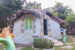 Naidee Sculptured Huts