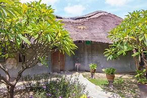 Naidee Sculptured Huts