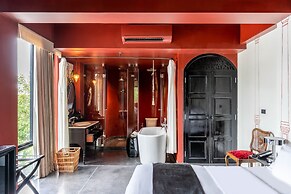 Amdaeng Bangkok Riverside Hotel