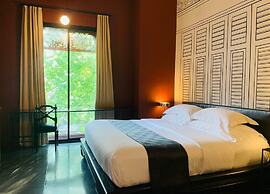 Amdaeng Bangkok Riverside Hotel