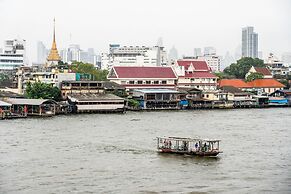 Amdaeng Bangkok Riverside Hotel