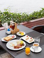 Amdaeng Bangkok Riverside Hotel