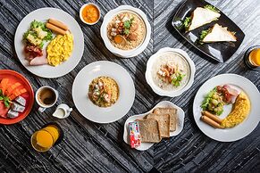 Amdaeng Bangkok Riverside Hotel