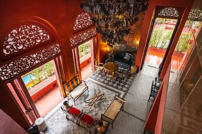 Amdaeng Bangkok Riverside Hotel