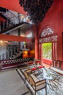 Amdaeng Bangkok Riverside Hotel