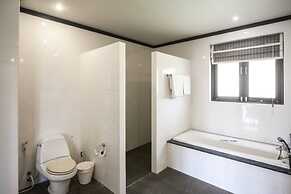 4 Bedroom Villa TG48 on beachfront resort SDV288-By Samui Dream Villas