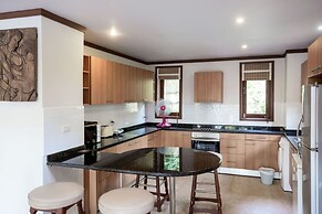 4 Bedroom Villa TG48 on beachfront resort SDV288-By Samui Dream Villas