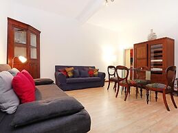 Cortile Banchi Vecchi