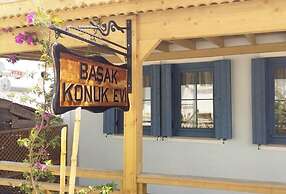 Bozcaada Basak Konukevi