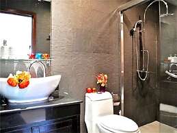 Sunrise 3 bedrooms Modern Apartment In Nai Harn