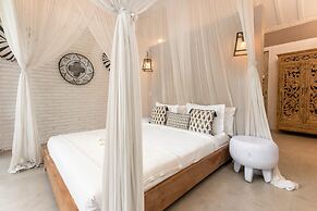 Villa Little Mannao by Villa Finder