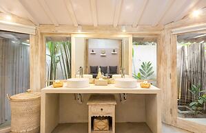 Villa Little Mannao by Villa Finder