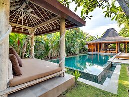 Villa Little Mannao by Villa Finder