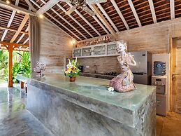 Villa Little Mannao by Villa Finder