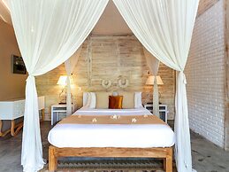 Villa Little Mannao by Villa Finder