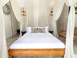 Villa Little Mannao by Villa Finder