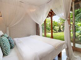 Villa Little Mannao by Villa Finder