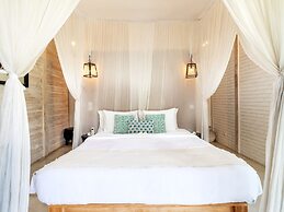 Villa Little Mannao by Villa Finder