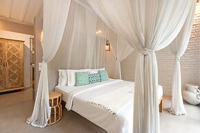 Villa Little Mannao by Villa Finder