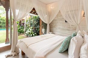 Villa Little Mannao by Villa Finder