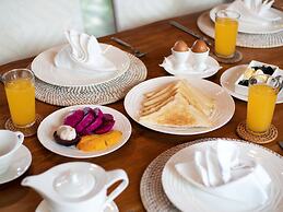 Villa Little Mannao by Villa Finder