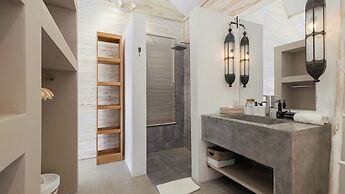 Villa Du Ho by Villa Finder