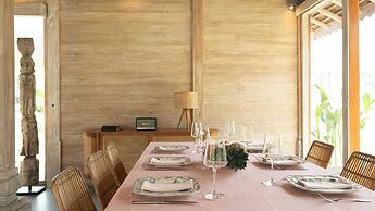 Villa Du Ho by Villa Finder