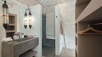 Villa Du Ho by Villa Finder