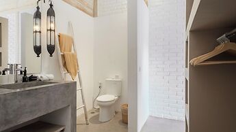 Villa Du Ho by Villa Finder