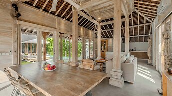 Villa Du Ho by Villa Finder