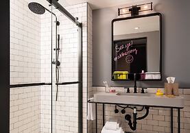 MOXY Seattle Downtown