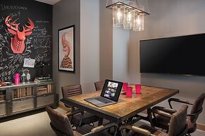 MOXY Seattle Downtown