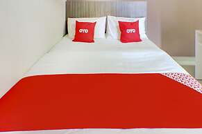 OYO 89985 Js Hotel
