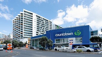 Penthouse With Balcony And Panorama View