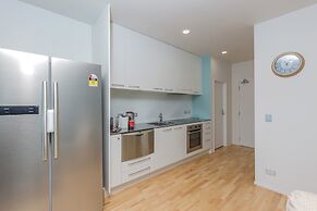 Penthouse With Balcony And Panorama View