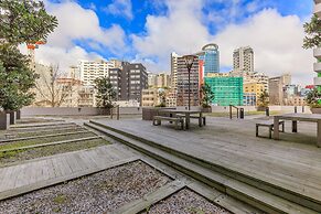 Penthouse With Balcony And Panorama View