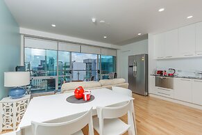 Penthouse With Balcony And Panorama View