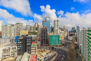 Penthouse With Balcony And Panorama View
