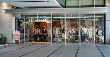 Penthouse With Balcony And Panorama View
