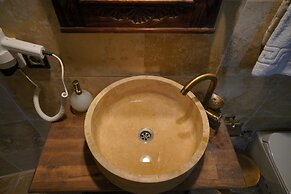 Travel Inn Cave Hotel